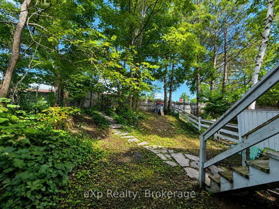 560 John Street S • Gravenhurst, ON photo 5