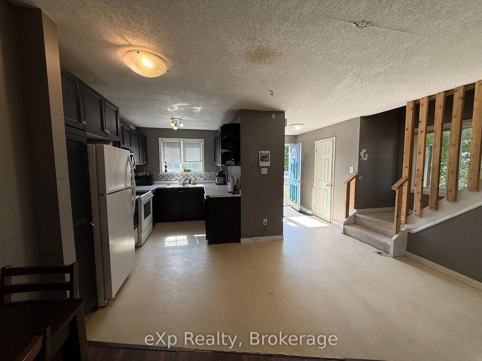 560 John Street S • Gravenhurst, ON photo 8