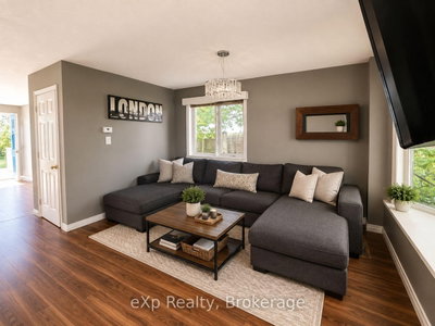 560 John Street S • Gravenhurst, ON photo 9