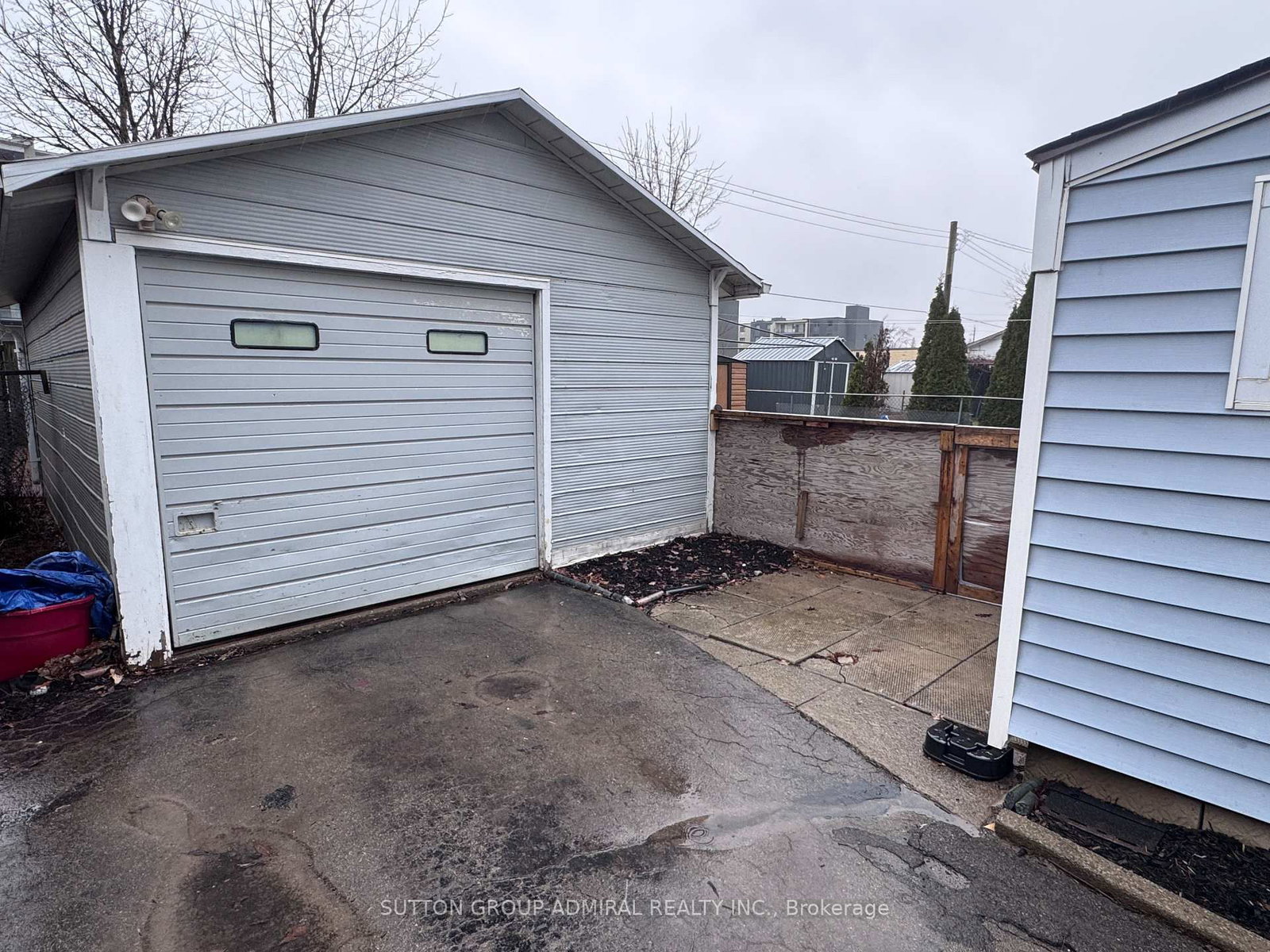 305 Crowland Avenue • Welland, ON photo 14