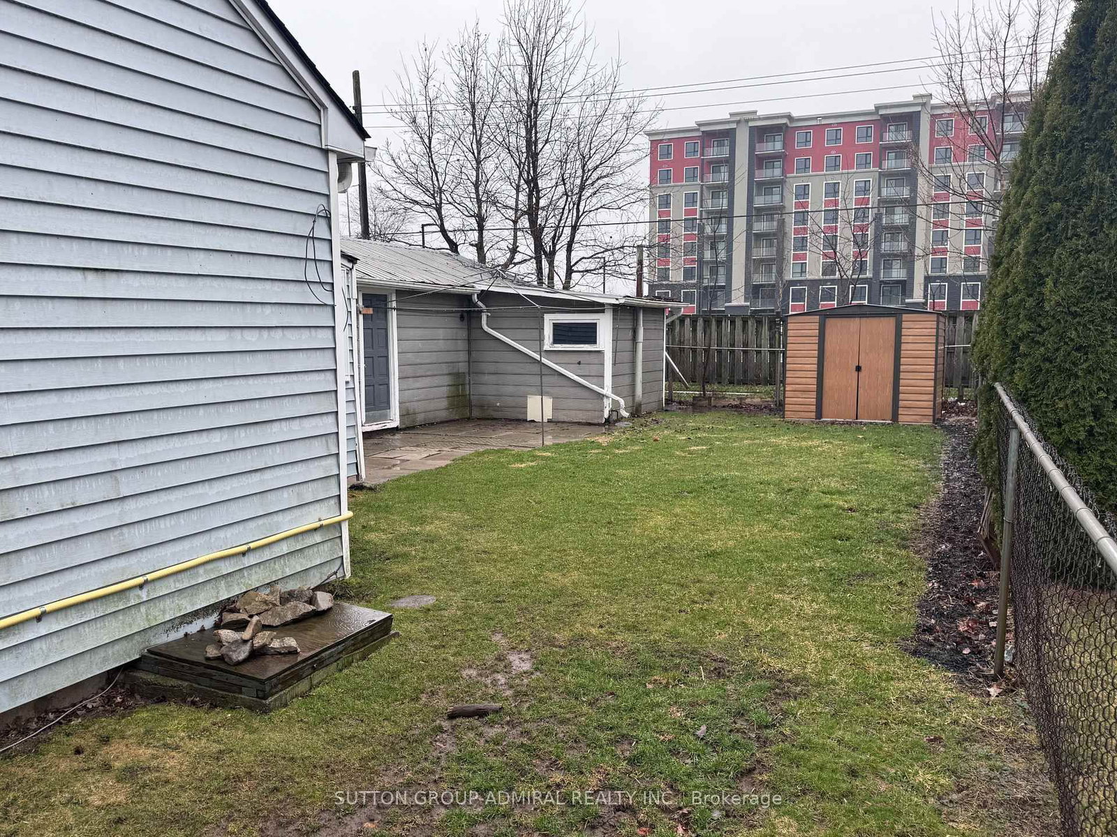 305 Crowland Avenue • Welland, ON photo 16