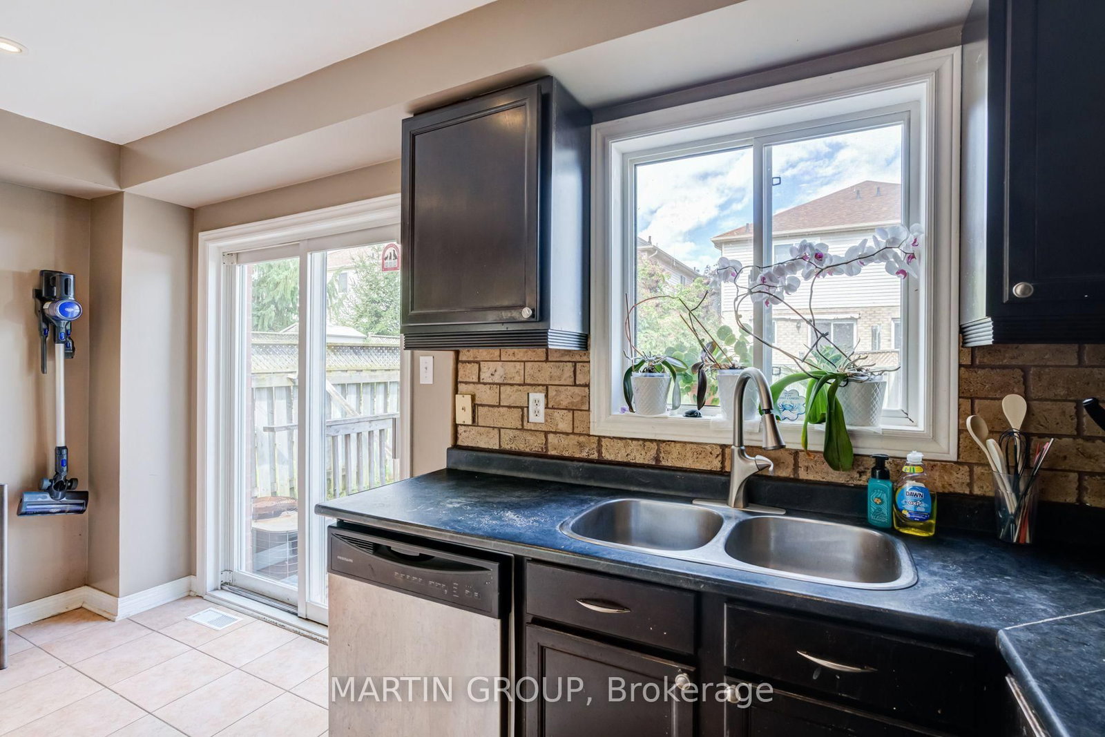 33 Slater Court • Hamilton, ON photo 18