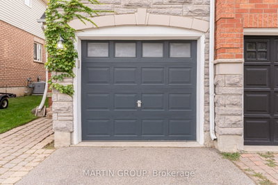 33 Slater Court • Hamilton, ON photo 4