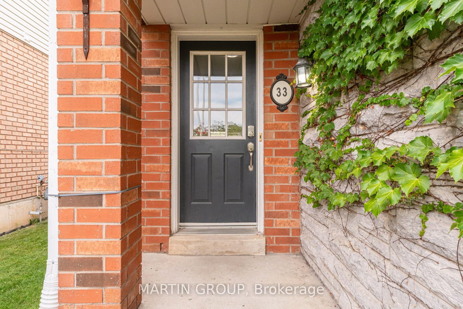 33 Slater Court • Hamilton, ON photo 6