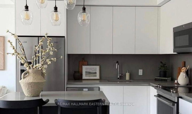 308 - 195 Hunter Street E