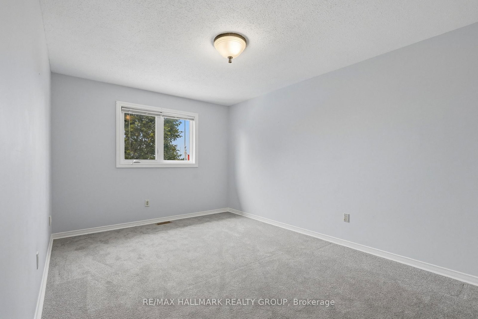 30 Rowe Drive • Kanata, ON photo 15