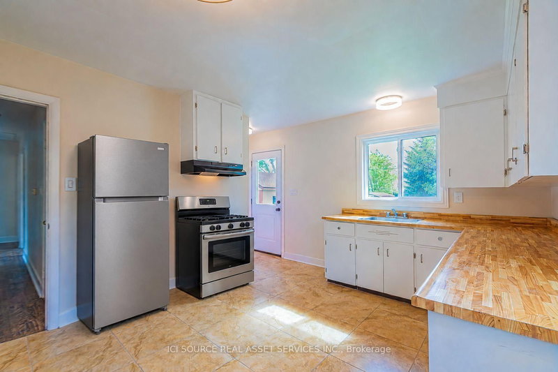 3768 Dorchester Road