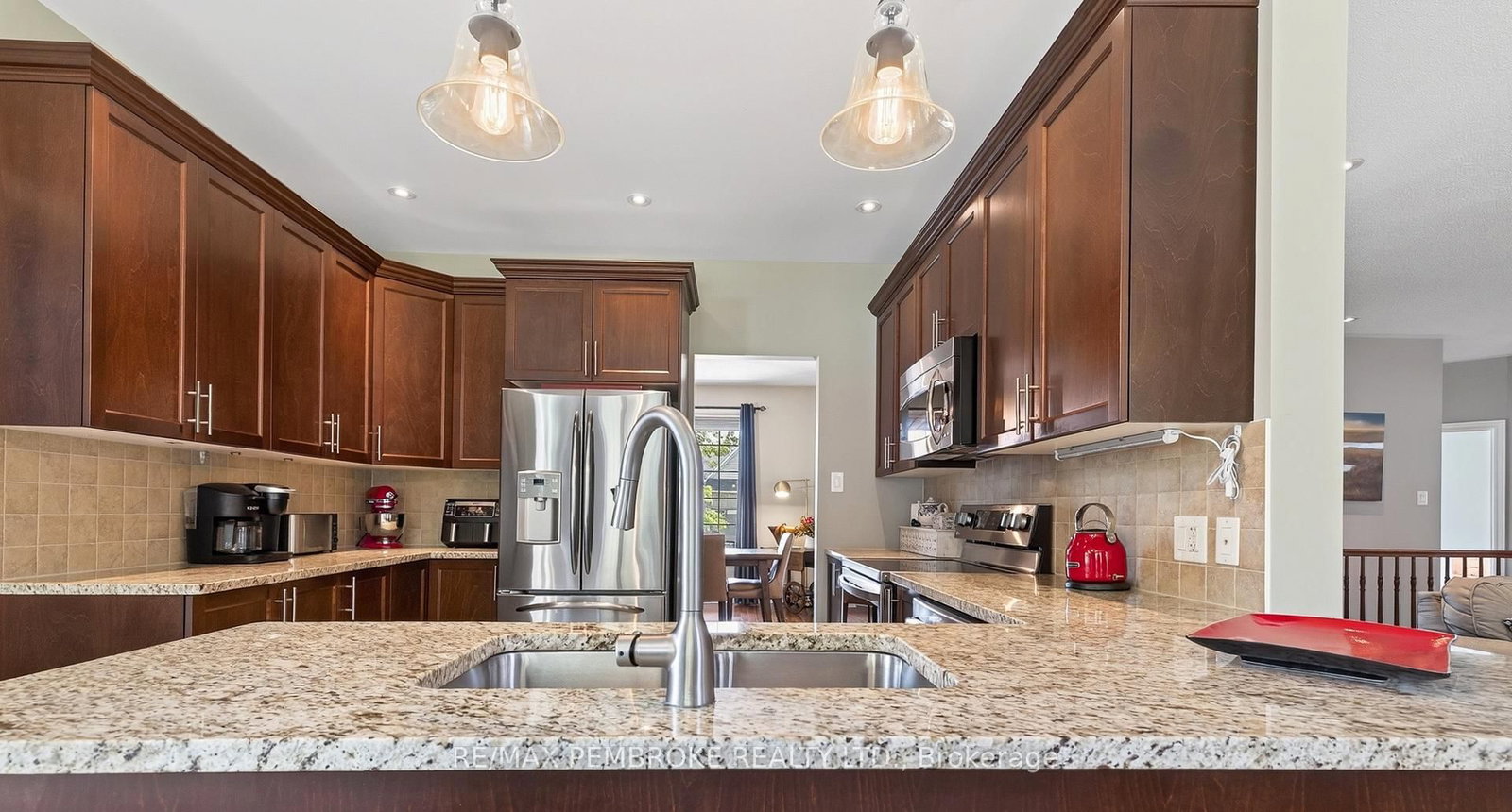 26 Bedard Boulevard • Petawawa, ON photo 9
