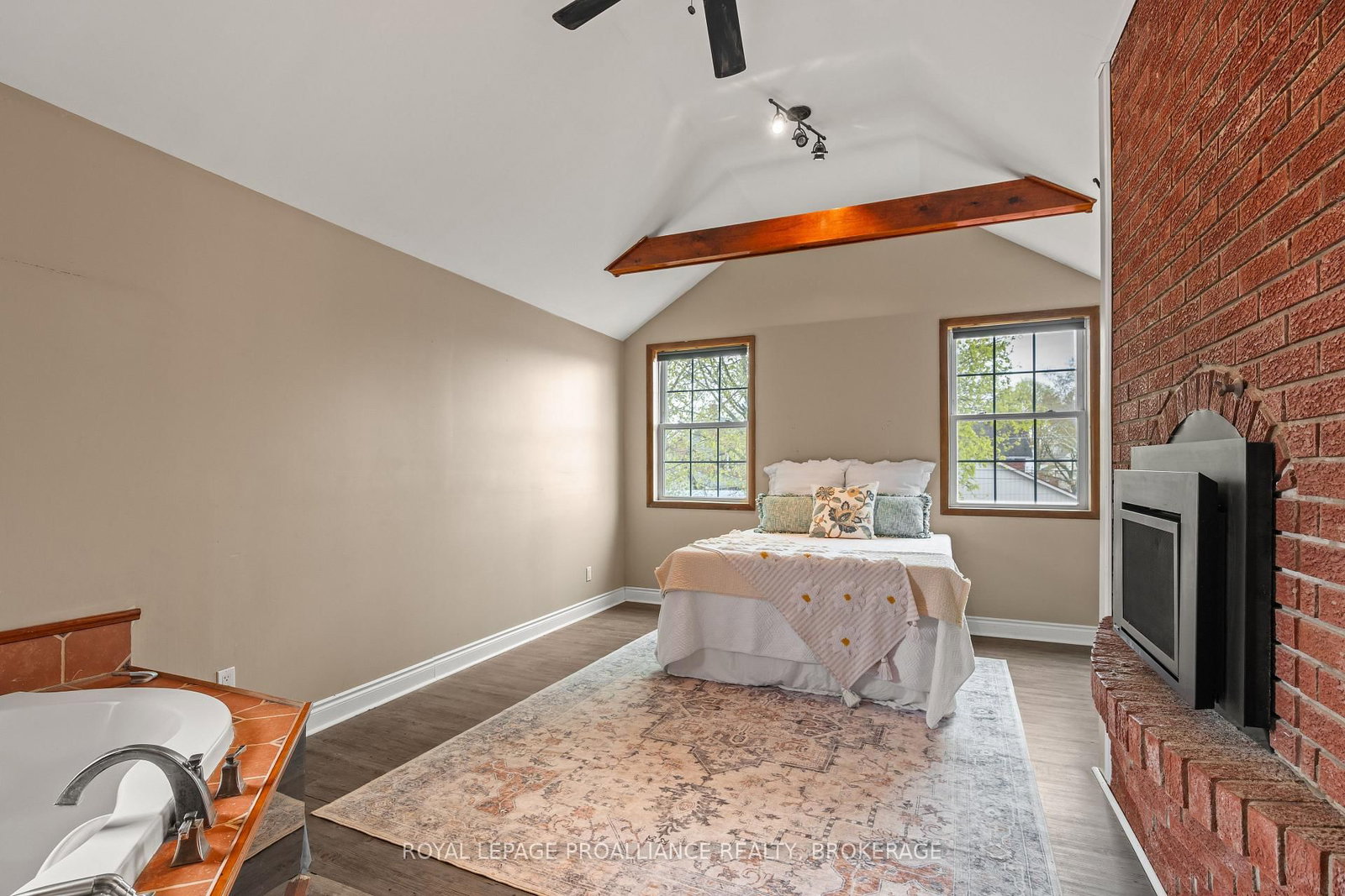277 Brock Street • Gananoque, ON photo 21