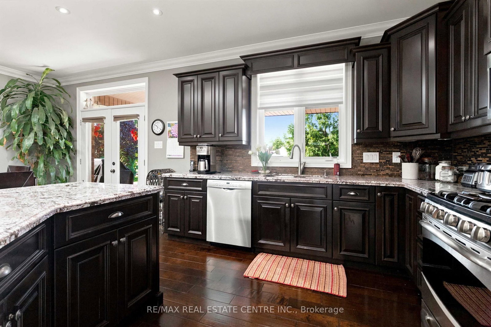 99 Magnolia Drive • Norfolk, ON photo 19