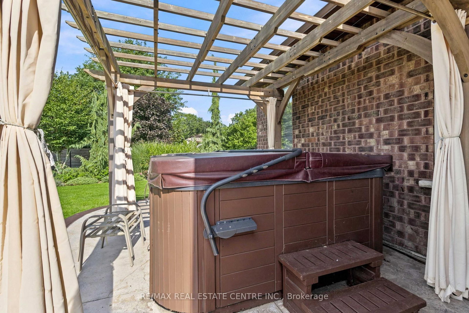 99 Magnolia Drive • Norfolk, ON photo 40