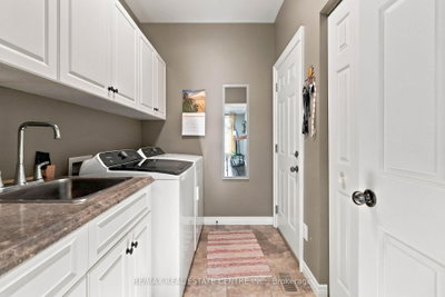 99 Magnolia Drive • Norfolk, ON photo 8