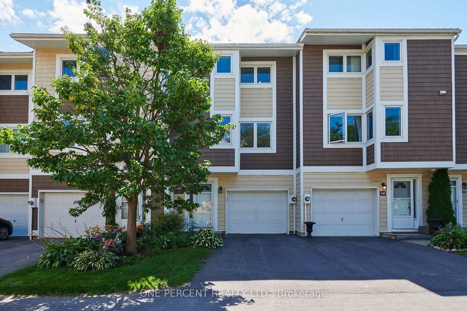 350 Stowe Court • Ottawa, ON photo 1