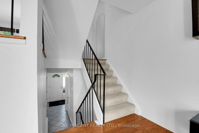 350 Stowe Court • Ottawa, ON photo 4