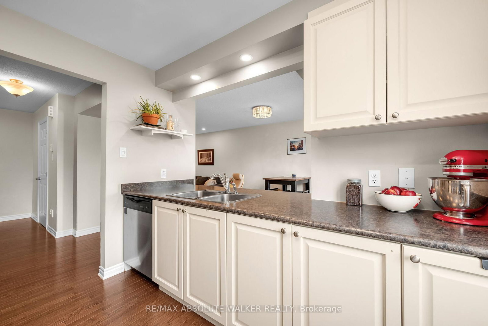 156 Sunshine Crescent • Ottawa, ON photo 14