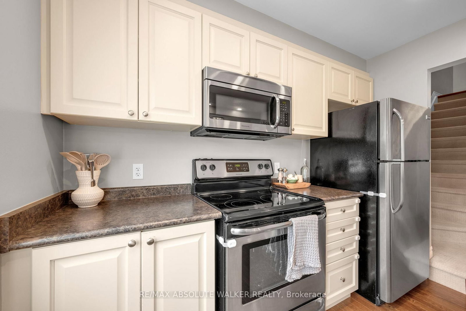 156 Sunshine Crescent • Ottawa, ON photo 15