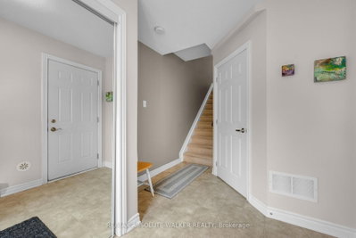 156 Sunshine Crescent • Ottawa, ON photo 4