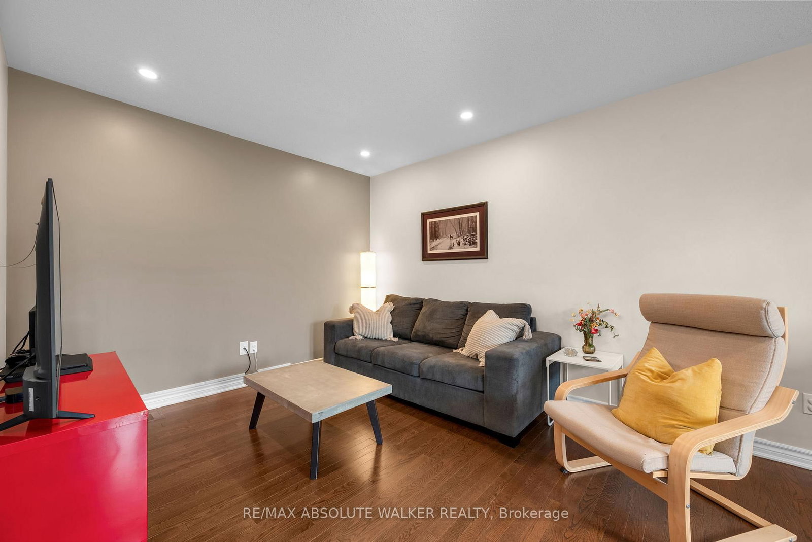 156 Sunshine Crescent • Ottawa, ON photo 5