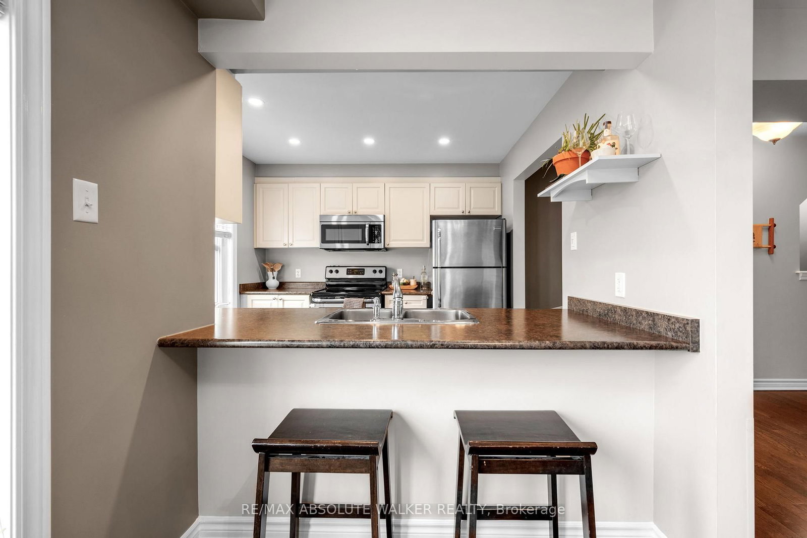 156 Sunshine Crescent • Ottawa, ON photo 9