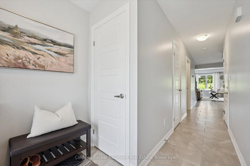 3 - 91 Poppy Drive E