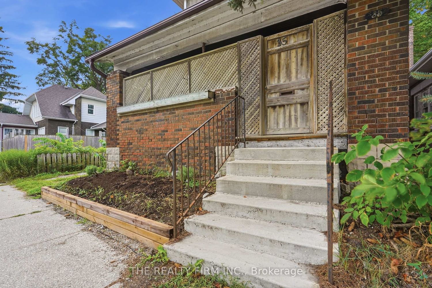 Listing photo 3