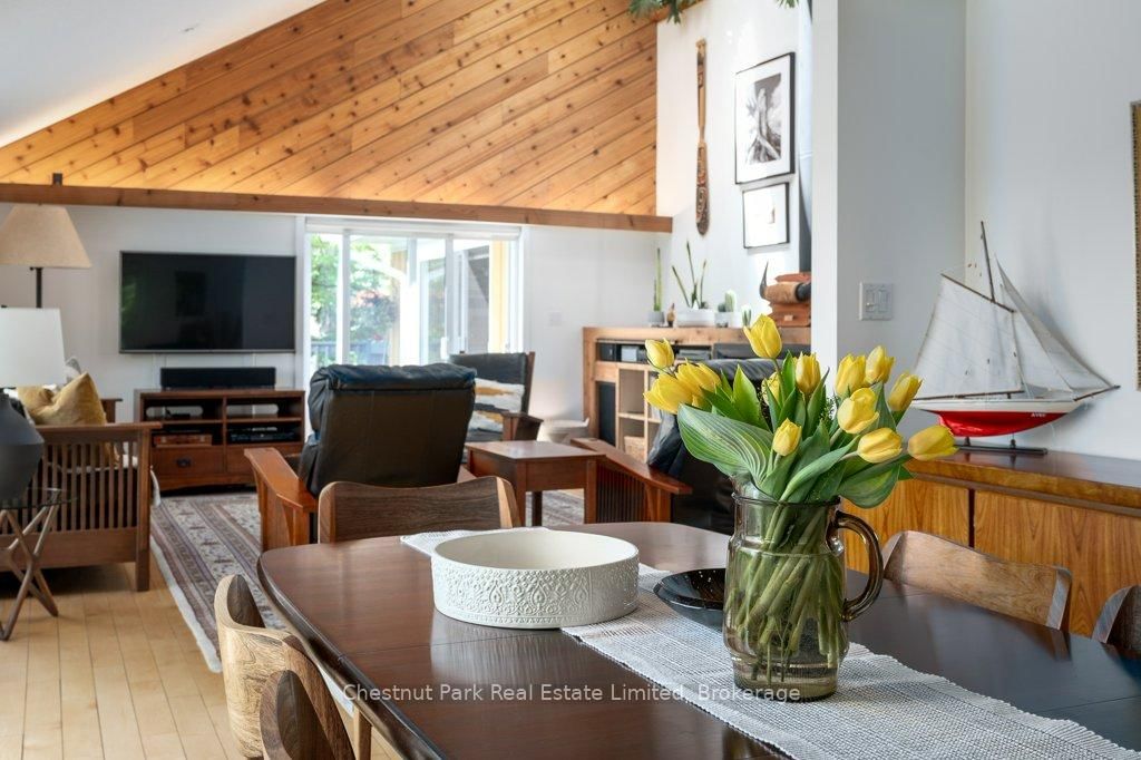 347 Prinyers Cove Crescent • Prince Edward County, ON photo 12