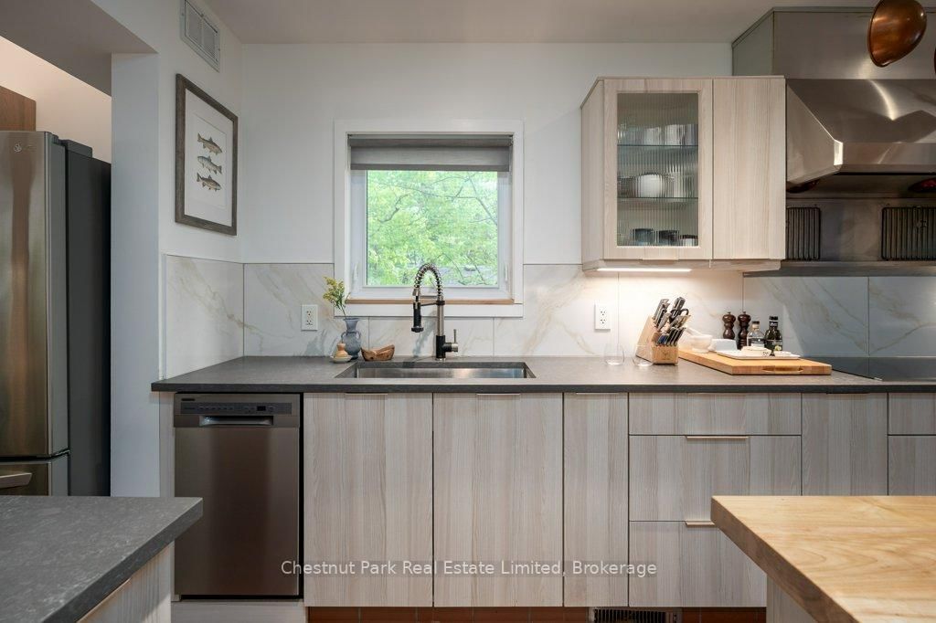 347 Prinyers Cove Crescent • Prince Edward County, ON photo 17