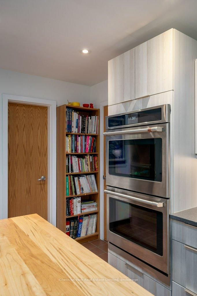347 Prinyers Cove Crescent • Prince Edward County, ON photo 21