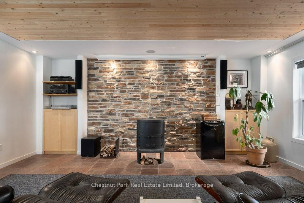 347 Prinyers Cove Crescent • Prince Edward County, ON photo 37