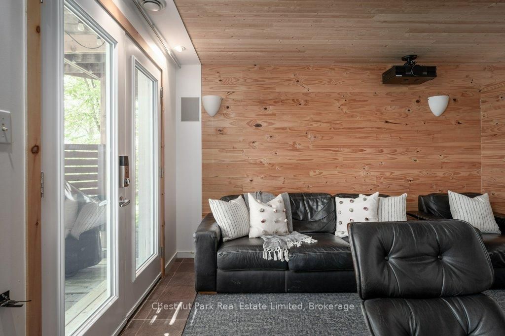 347 Prinyers Cove Crescent • Prince Edward County, ON photo 40