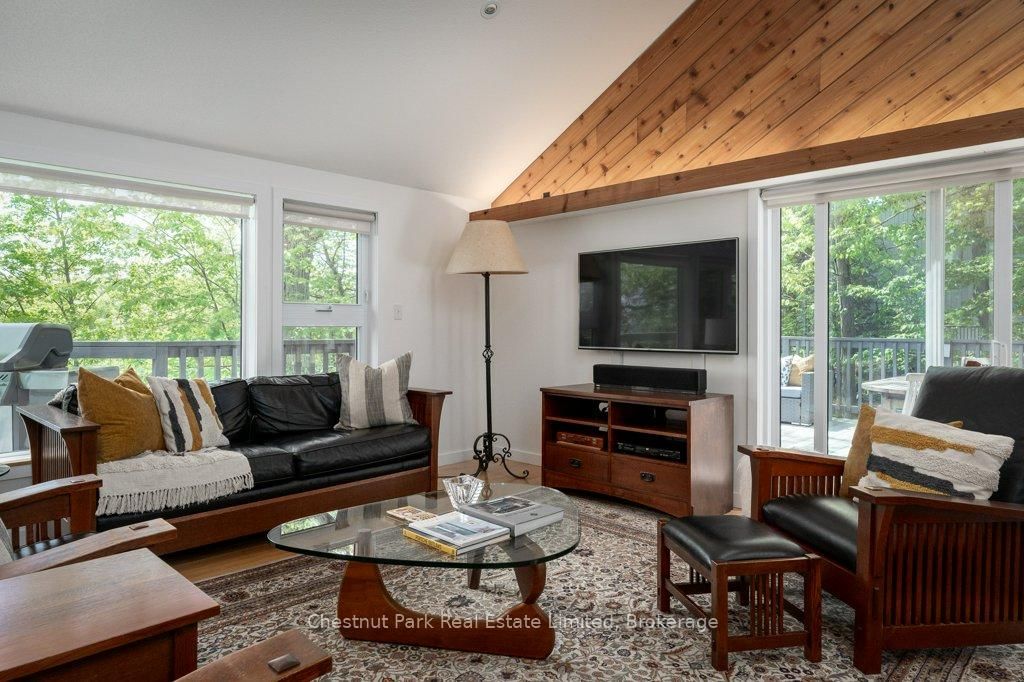 347 Prinyers Cove Crescent • Prince Edward County, ON photo 8