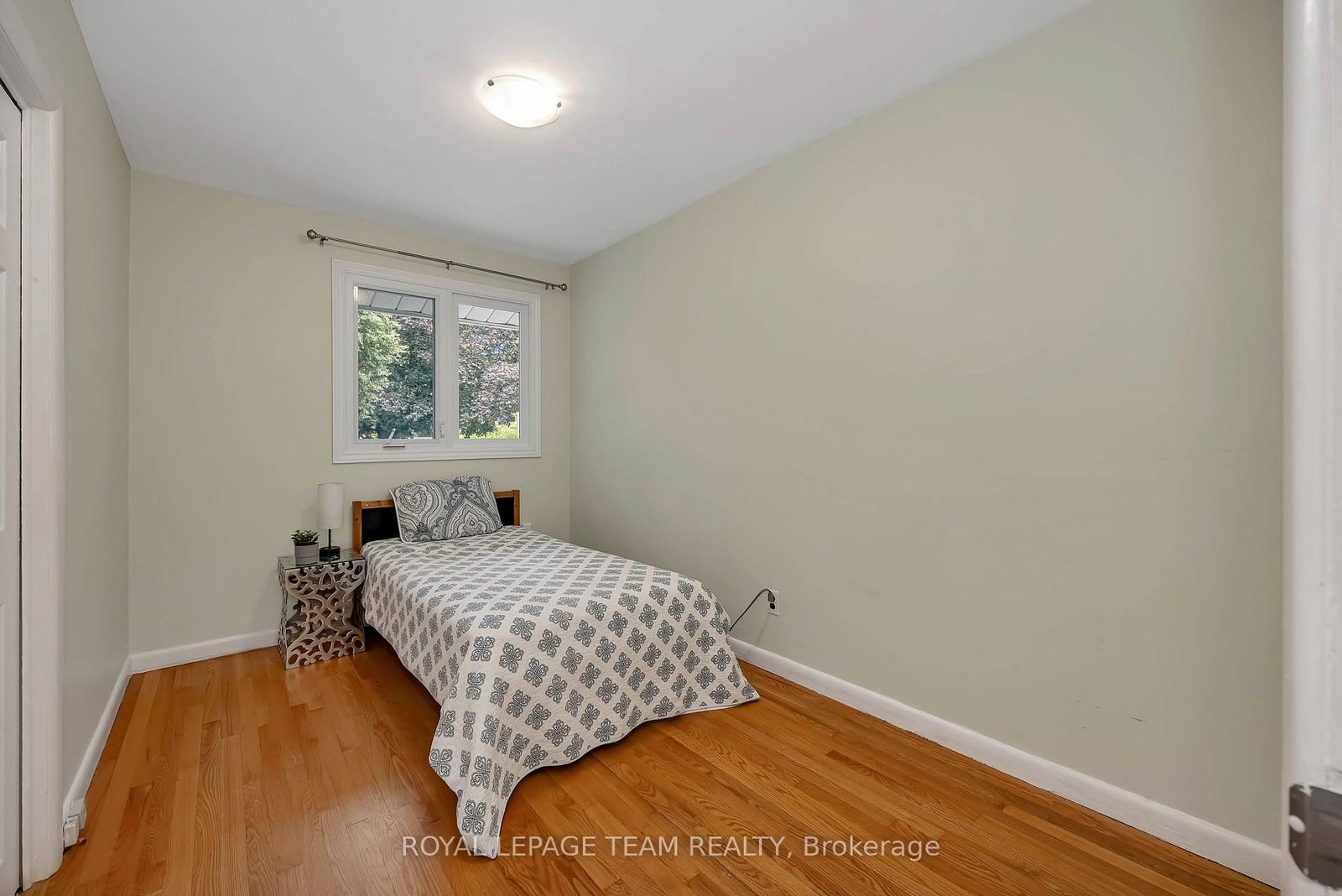 2196 Carnegie Street • Ottawa, ON photo 13