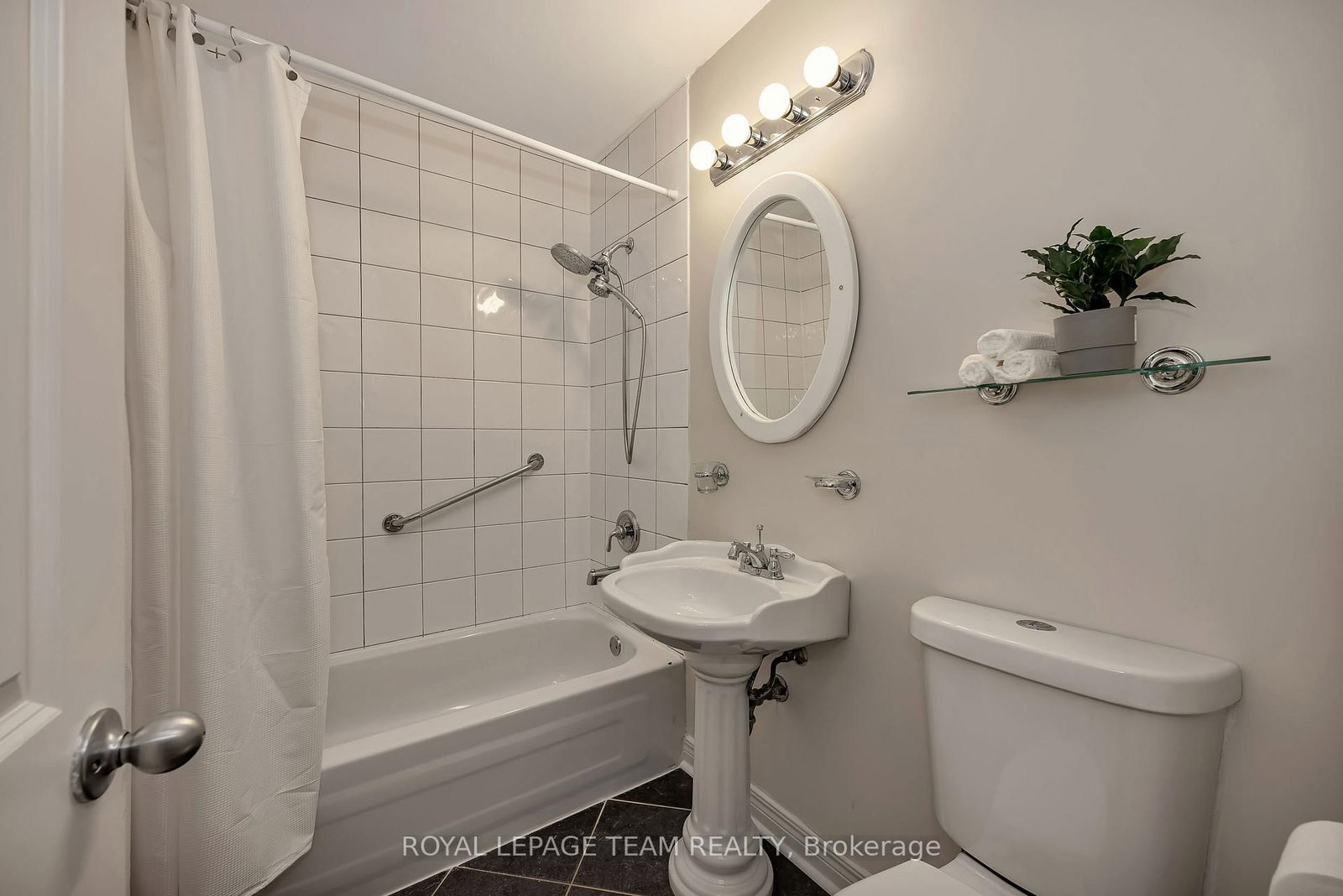 2196 Carnegie Street • Ottawa, ON photo 14