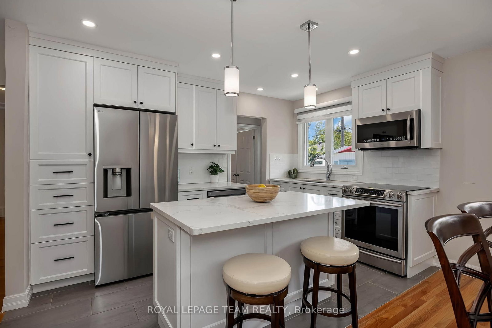 2196 Carnegie Street • Ottawa, ON photo 8