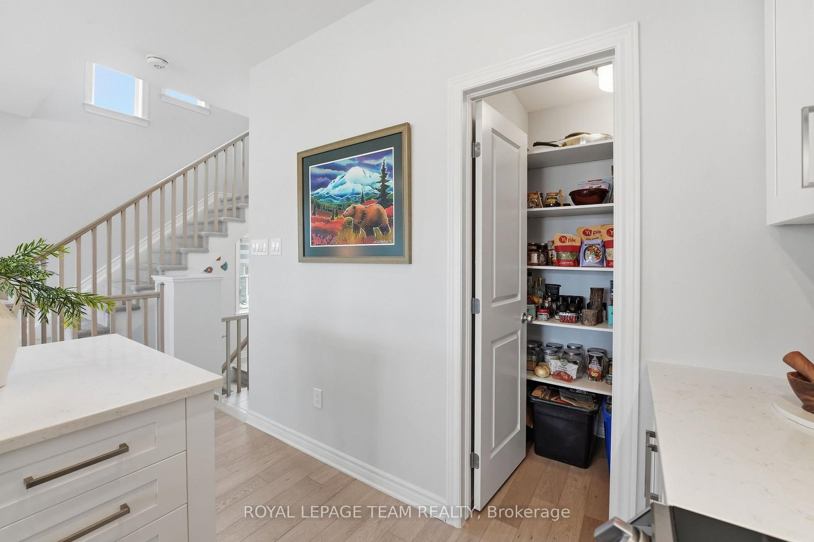 715 Maverick Crescent • Ottawa, ON photo 10