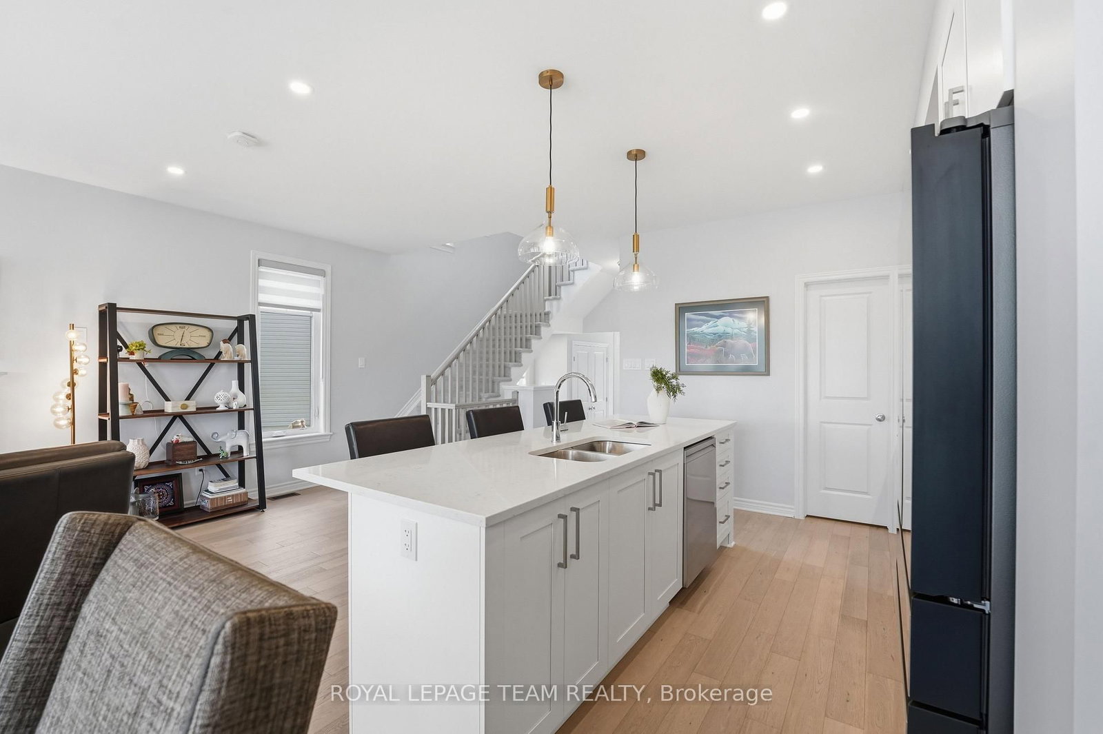 715 Maverick Crescent • Ottawa, ON photo 12