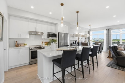 715 Maverick Crescent • Ottawa, ON photo 5