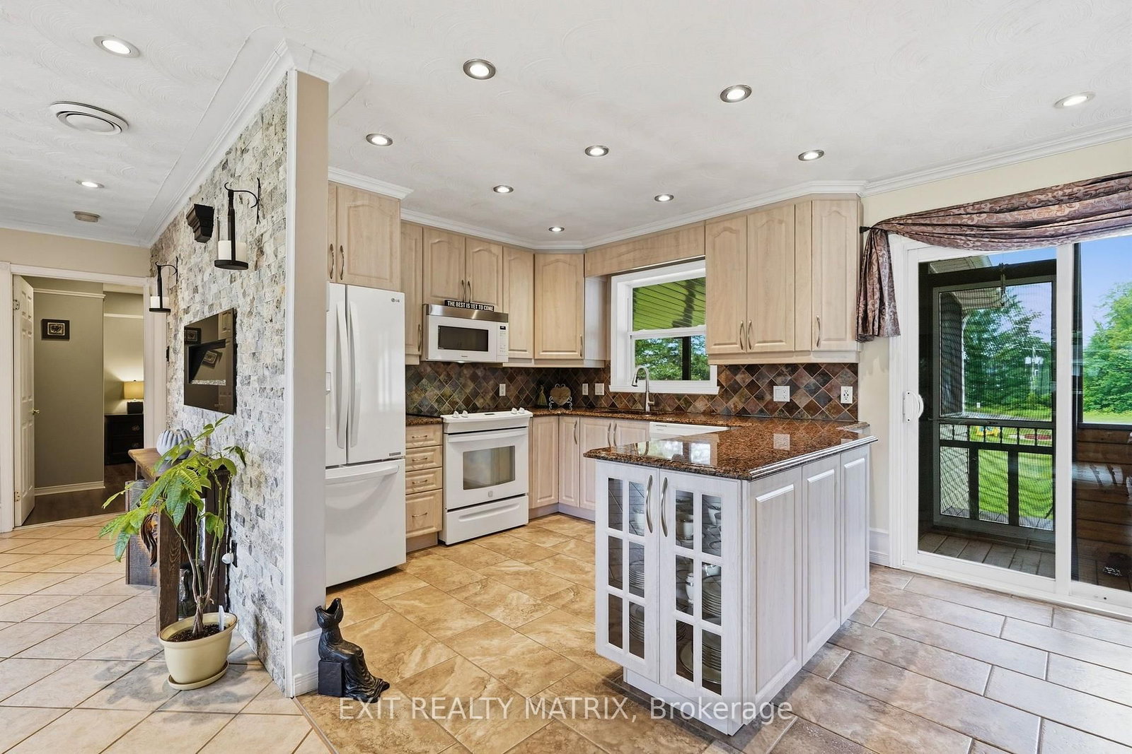 554 Front Road • Champlain, ON photo 13