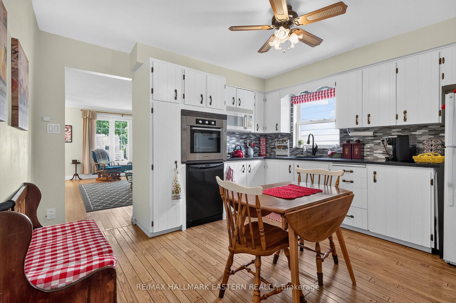 501 Glengarry Avenue • Peterborough, ON photo 11