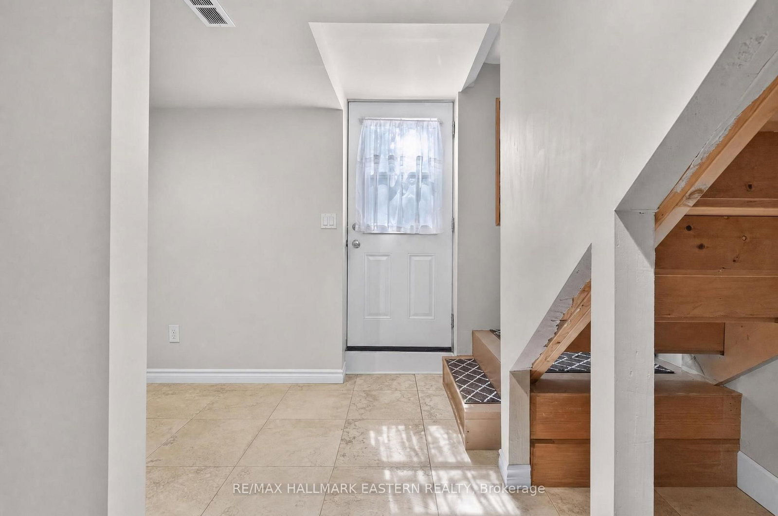 501 Glengarry Avenue • Peterborough, ON photo 45