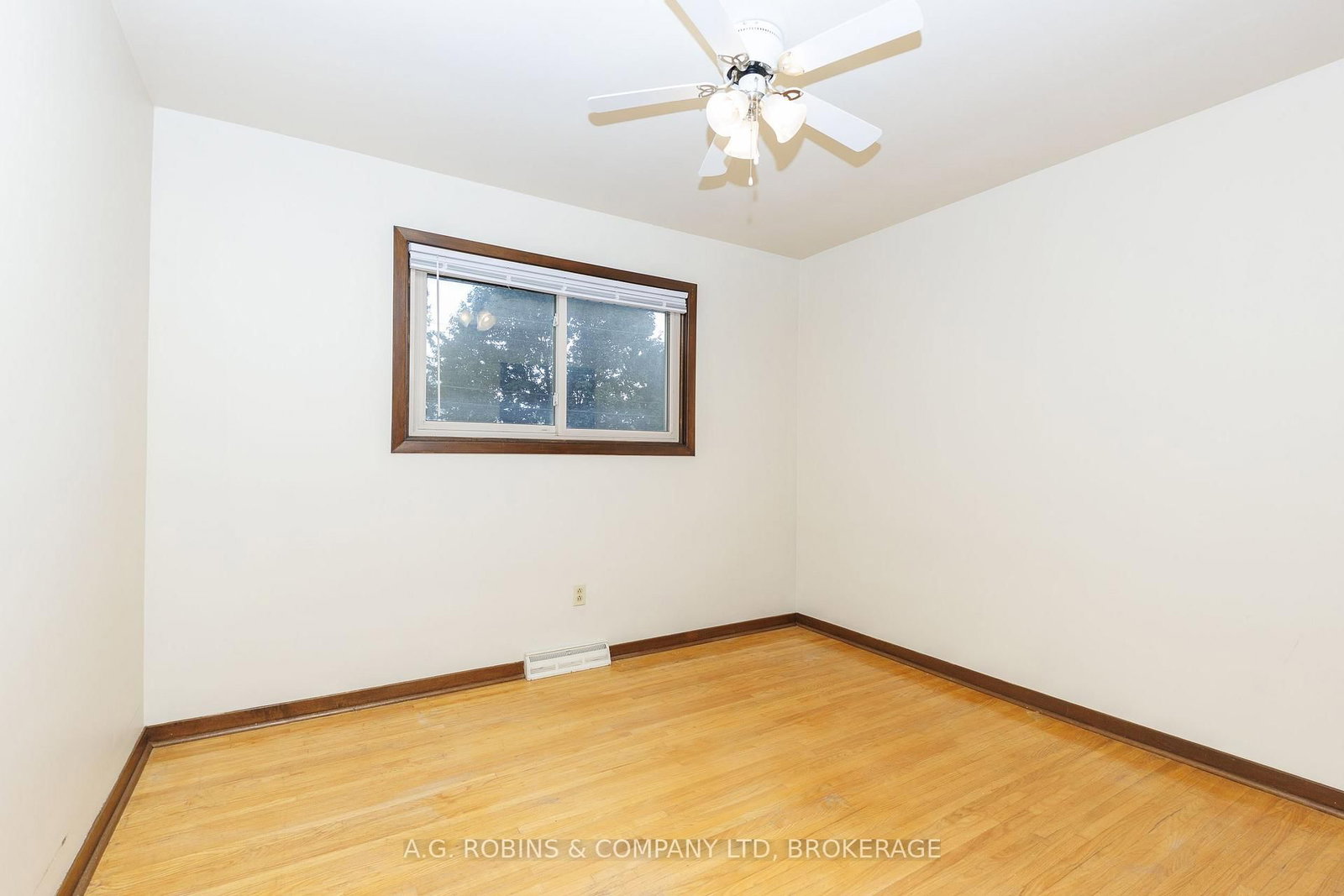 12 Berkley Avenue • Port Colborne, ON photo 15