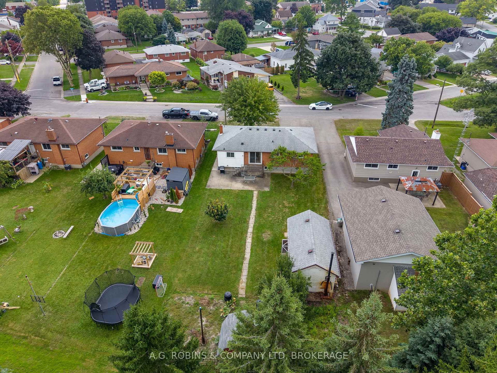 12 Berkley Avenue • Port Colborne, ON photo 31
