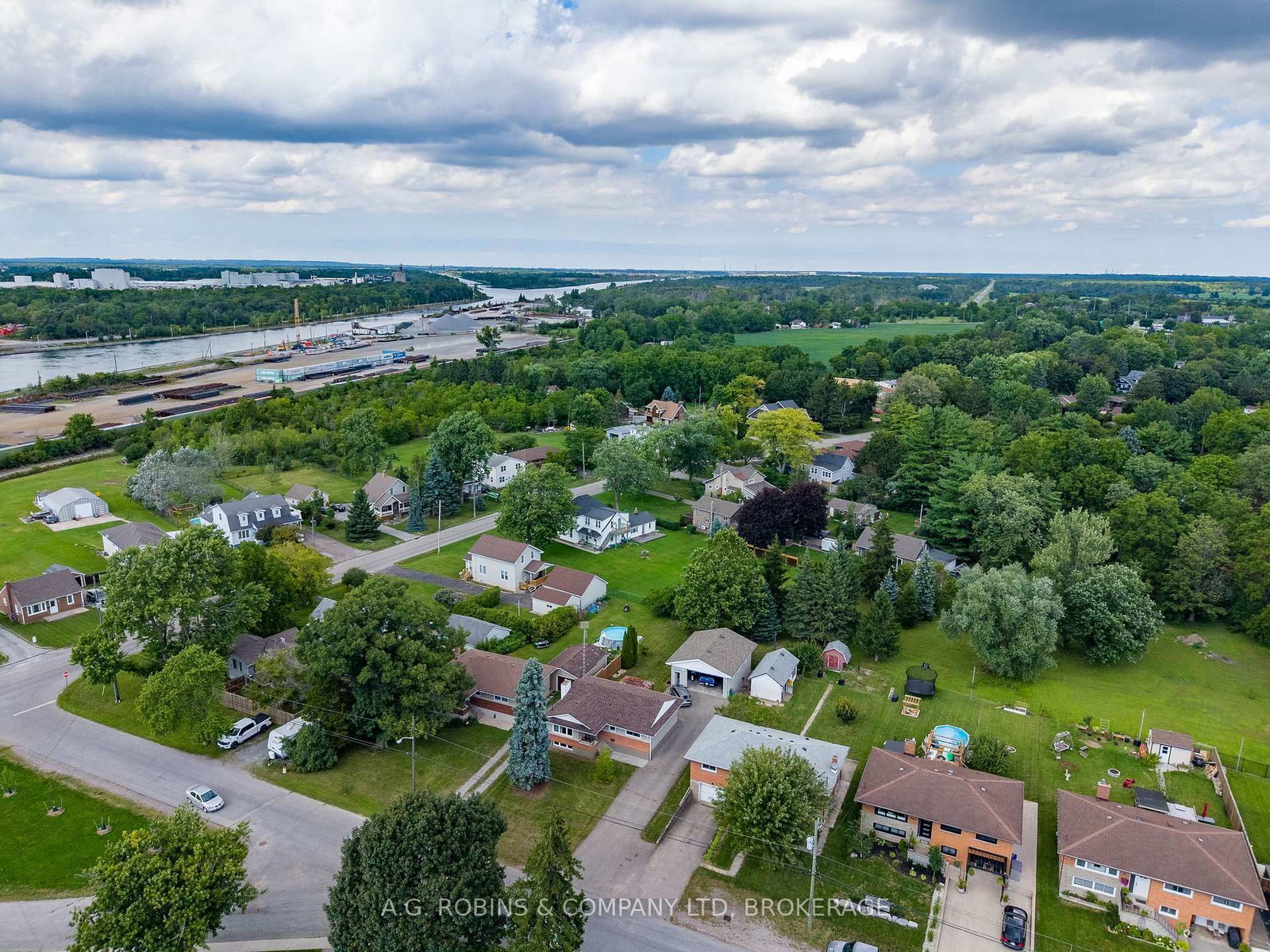 12 Berkley Avenue • Port Colborne, ON photo 32