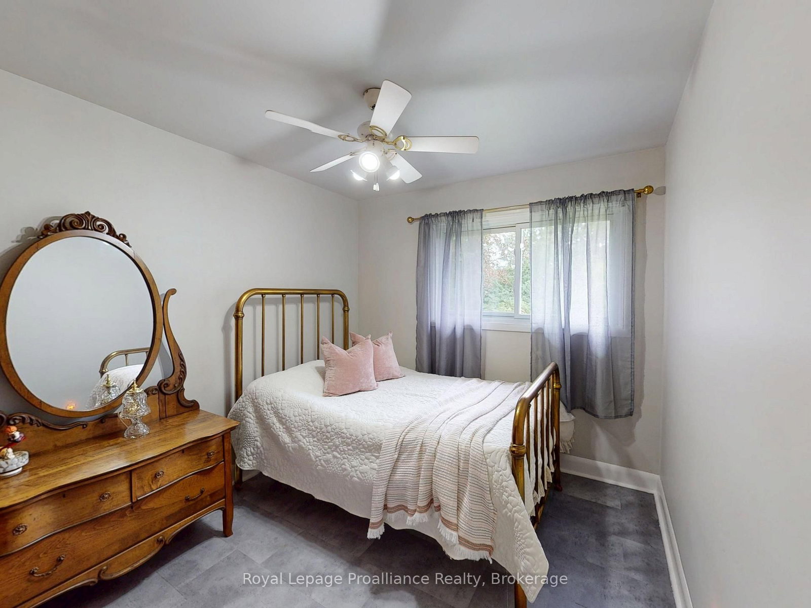 32 Glen Road • Belleville, ON photo 15