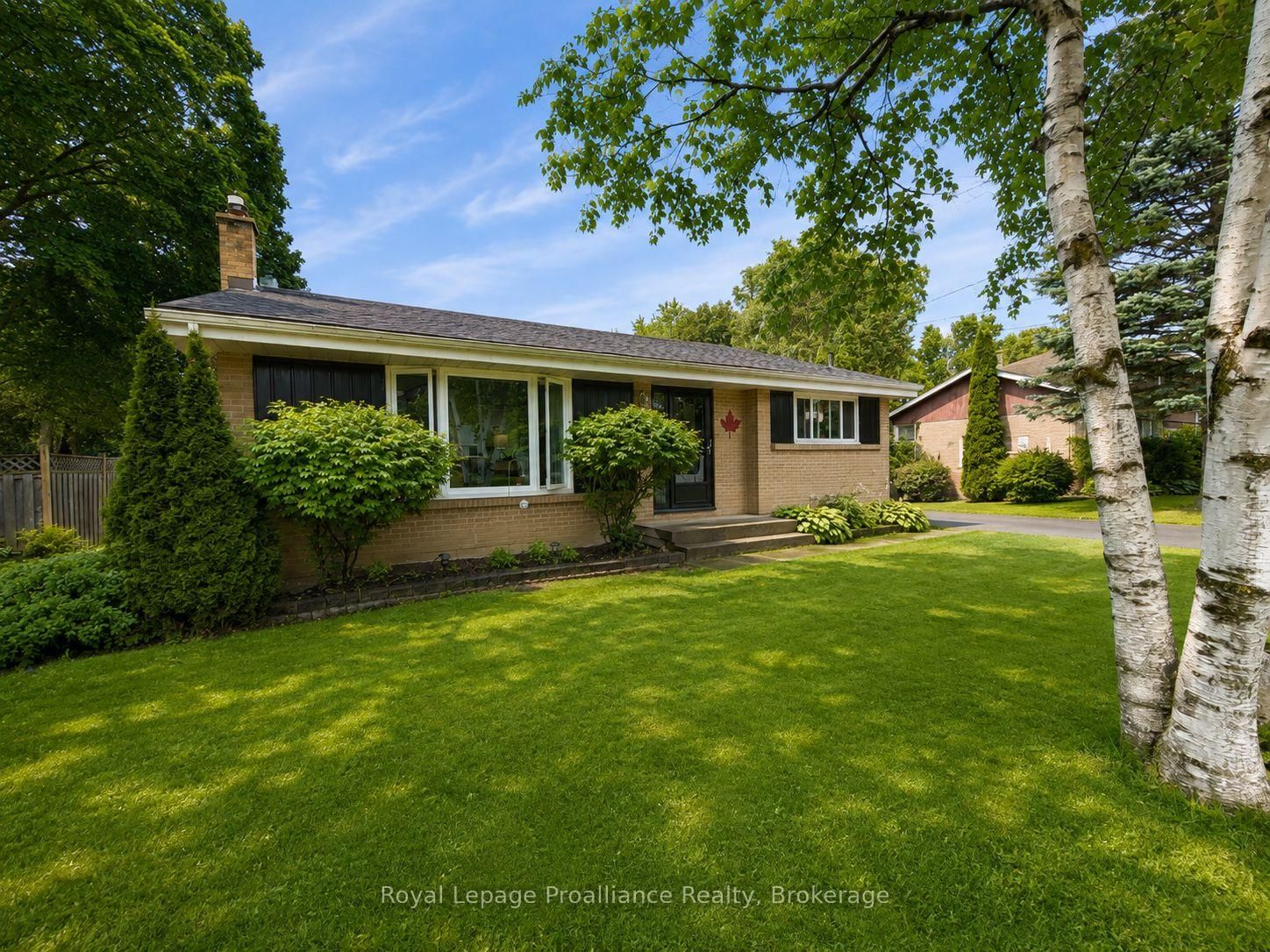 32 Glen Road • Belleville, ON photo 3