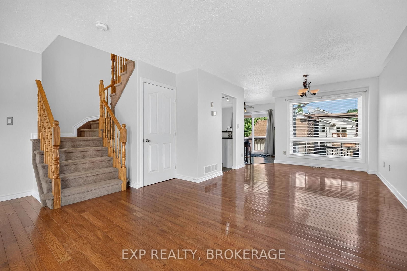 1896 BERRYWOOD Crescent • Kingston, ON photo 10