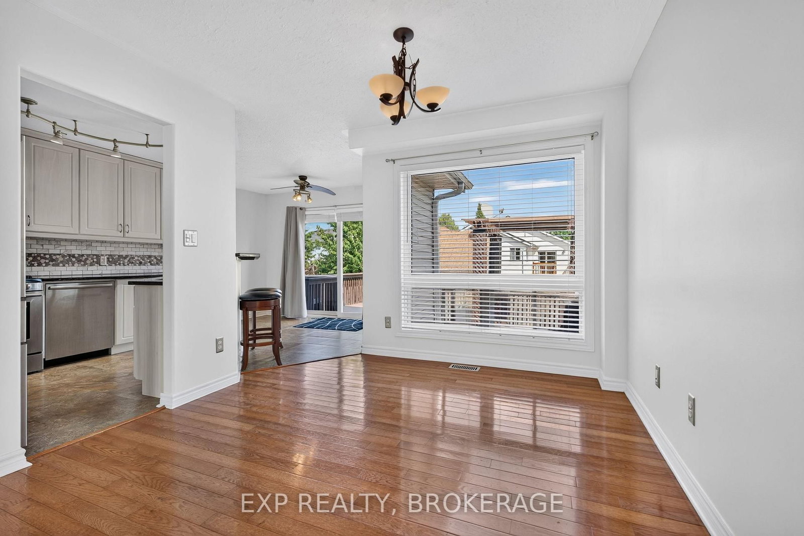 1896 BERRYWOOD Crescent • Kingston, ON photo 11