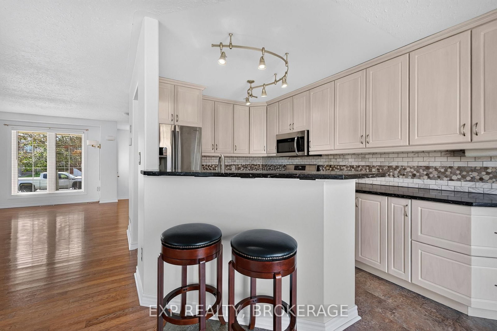 1896 BERRYWOOD Crescent • Kingston, ON photo 17