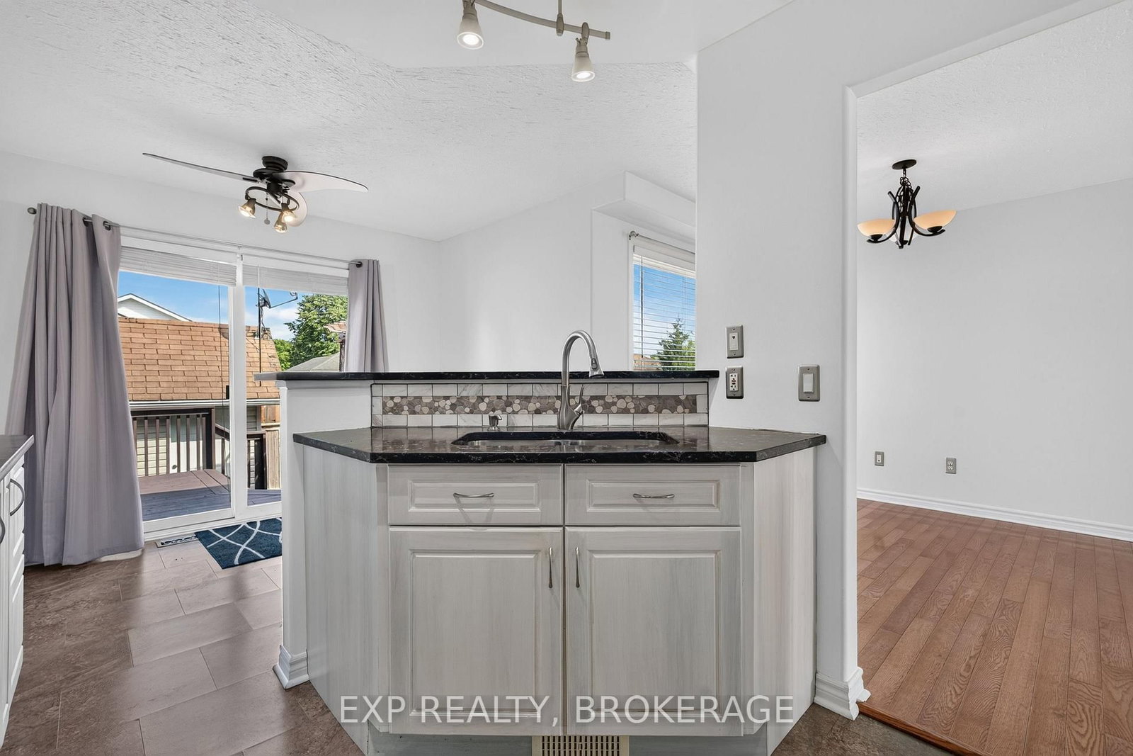 1896 BERRYWOOD Crescent • Kingston, ON photo 22