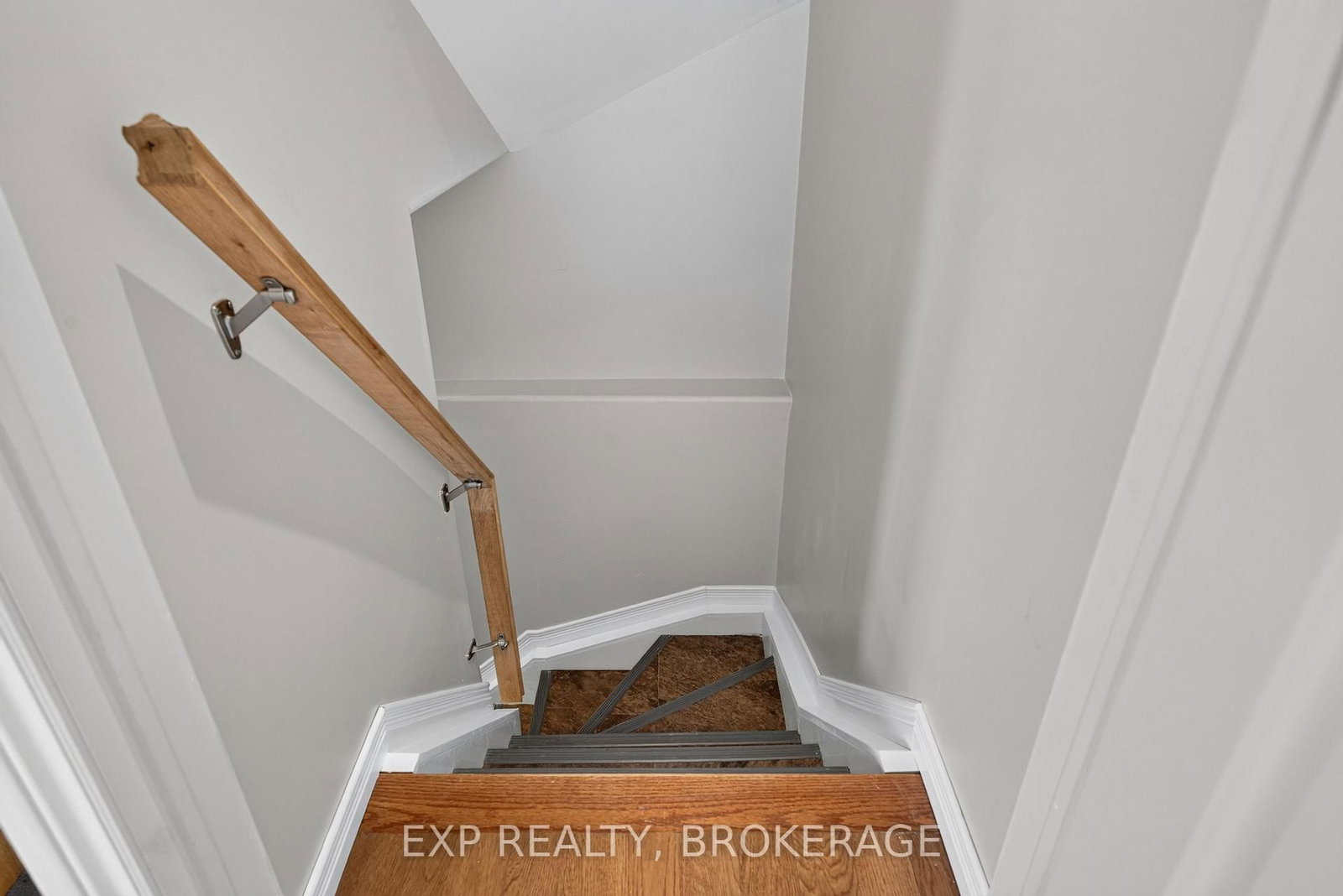 1896 BERRYWOOD Crescent • Kingston, ON photo 31